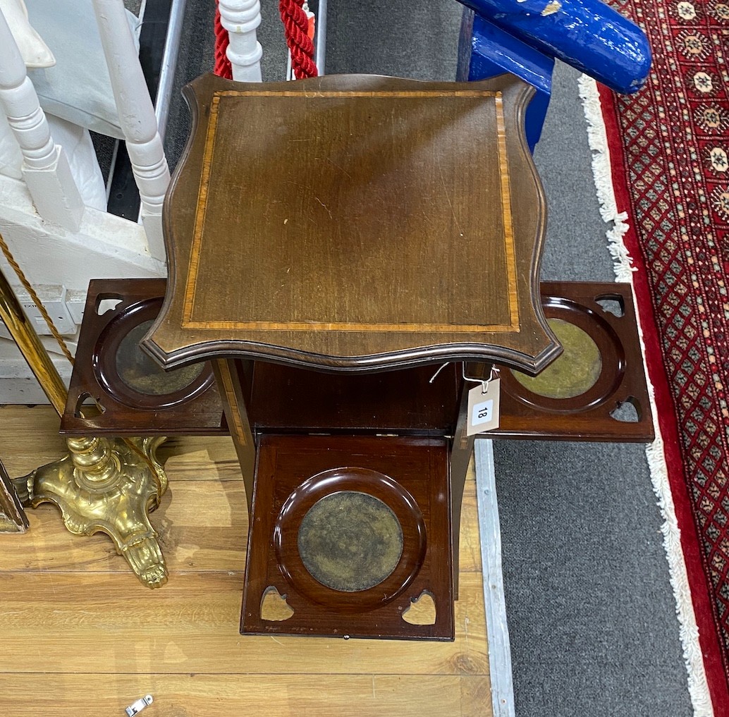 An Edwardian satinwood banded mahogany drop flap tea table, width 38cm, depth 38cm, height 72cm